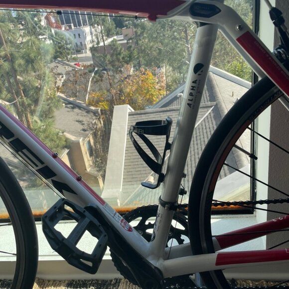 Trek Domane 2.3 - Picture 8 of 11
